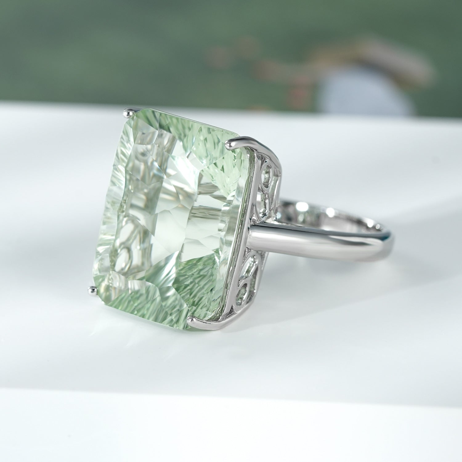 Green Amethyst Egg-Cut Ring | S925 | Elvarina