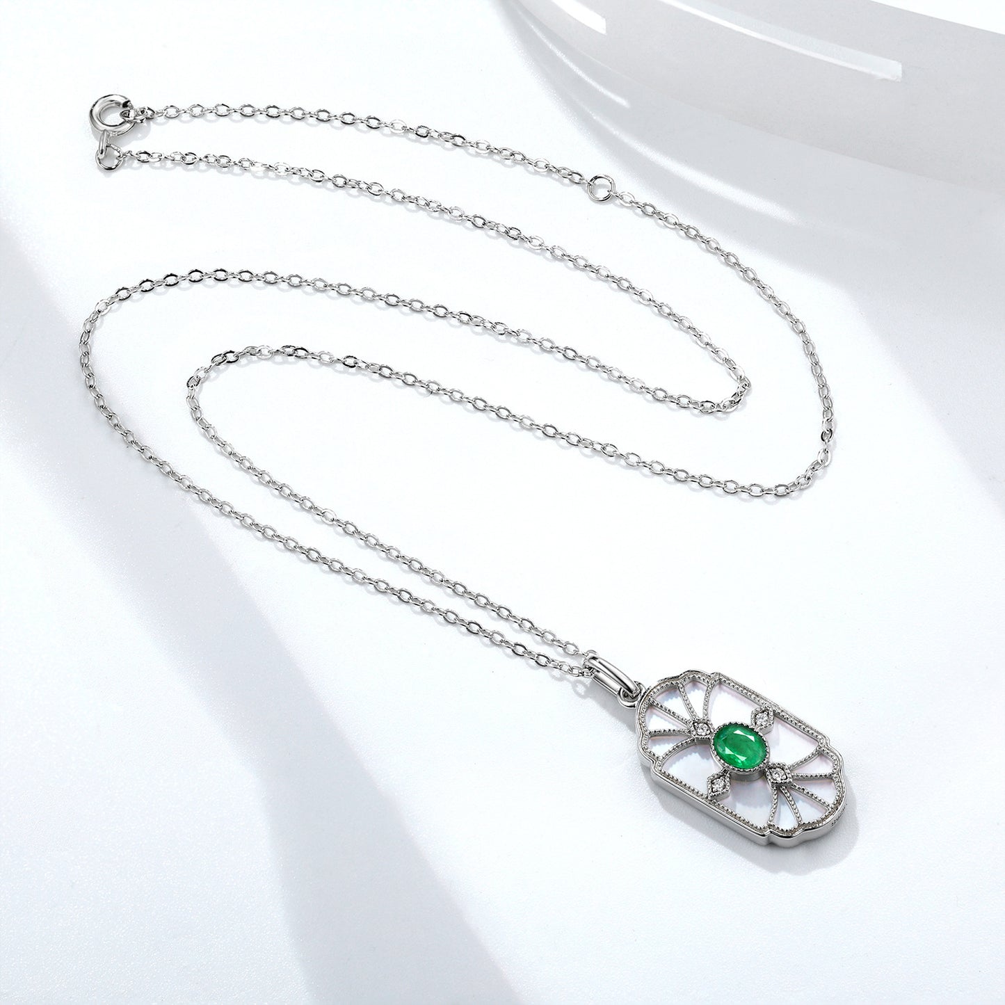Natural Emerald Mother Shell Pendant Necklace in S925 Silver |Elvarina