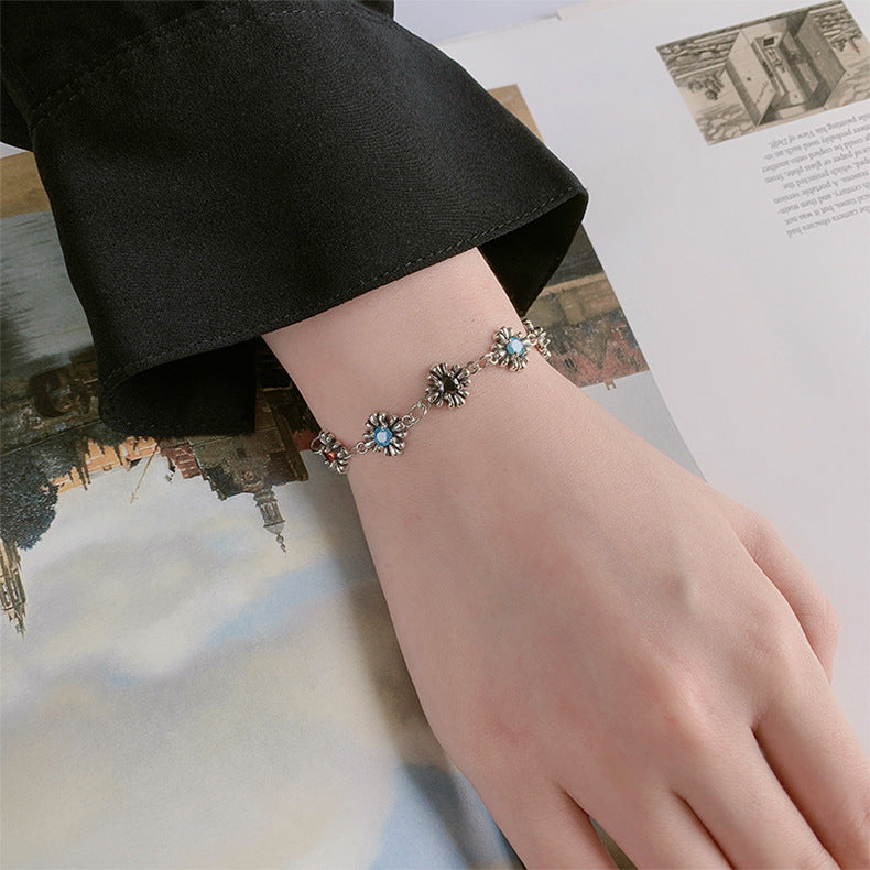 Antique Daisy Diamond Bracelet in 925 Sterling Silver | Elvarina