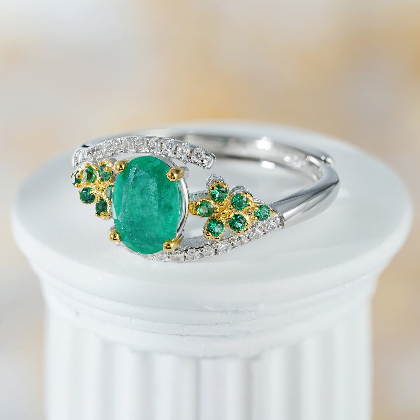 Natural Emerald Ring Elegant Niche Design in S925 Silver |Elvarina