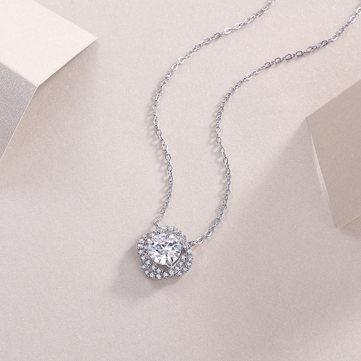 Lucky Flower Moissanite Necklace | 925 Silver Platinum | Elvarina