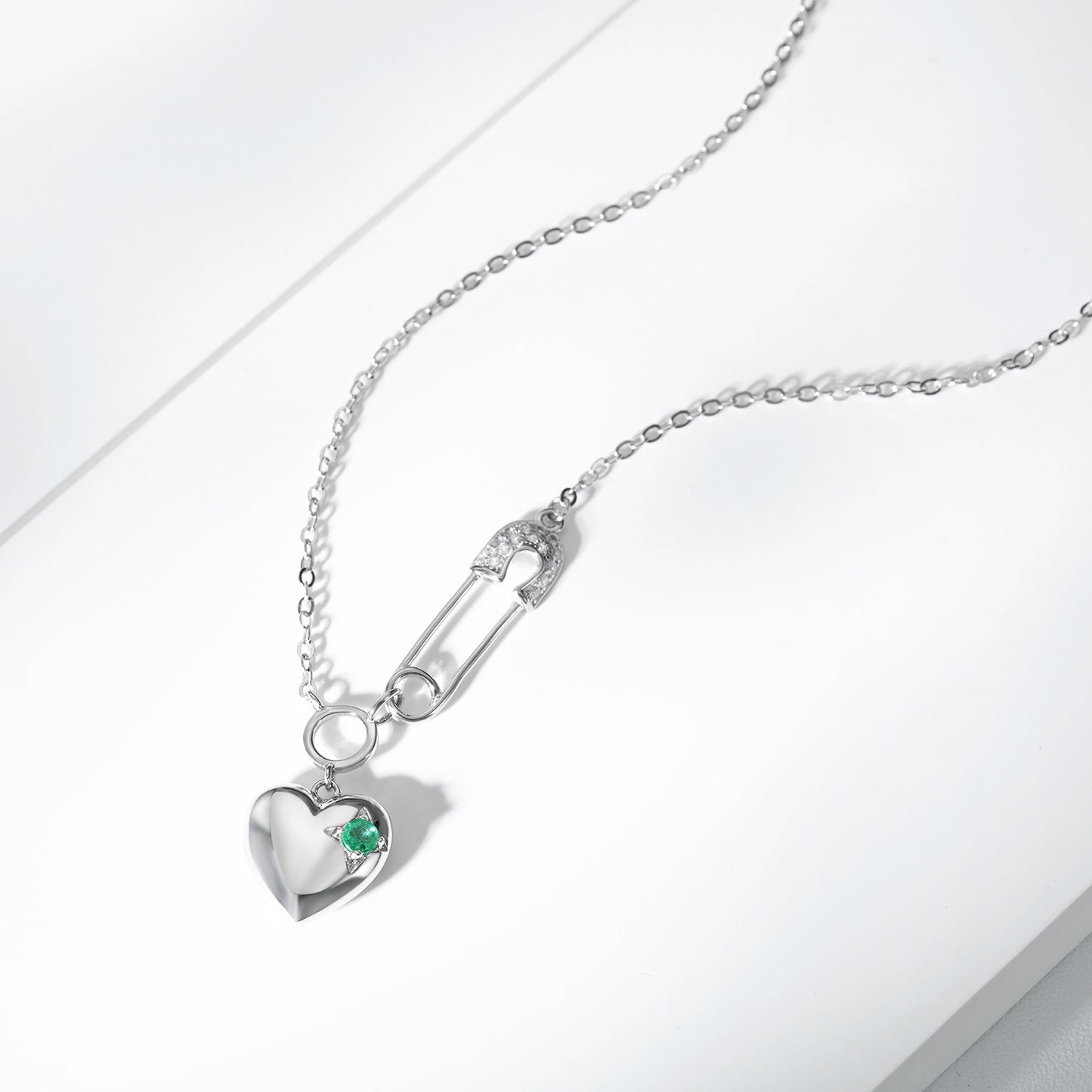 Emerald Heart Pendant Necklace in S925 Silver